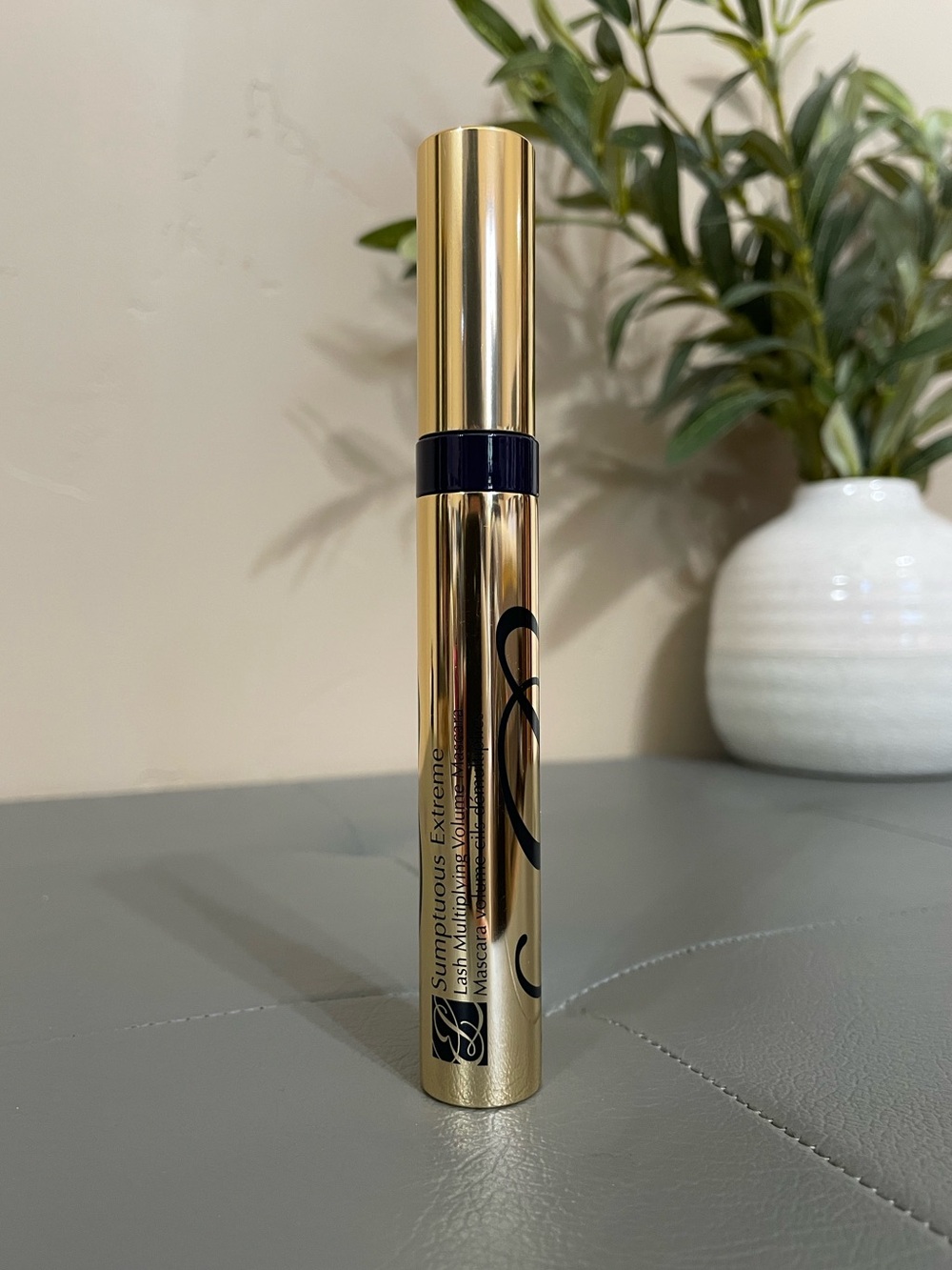 NWOB Estee Lauder Sumptuous Extreme Lash Multiplying Mascara Extreme Black